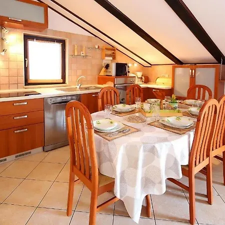 شقة With Parking Space - 23795 *