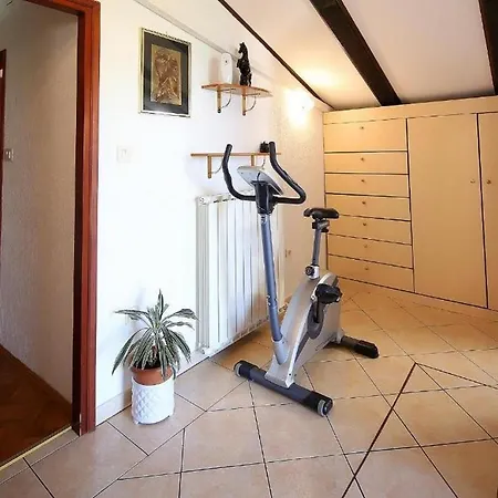 شقة With Parking Space - 23795 *